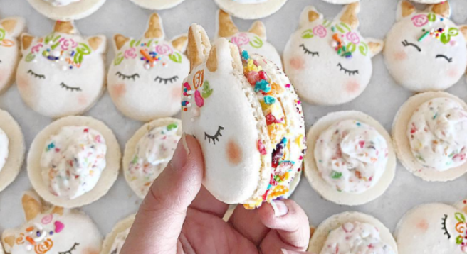 OMG! These unicorn macaroons are literally too gorgeous to eat