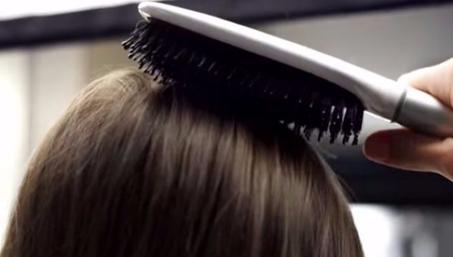An inbuilt MICROPHONE?! So, the $200 smart hairbrush has LANDED