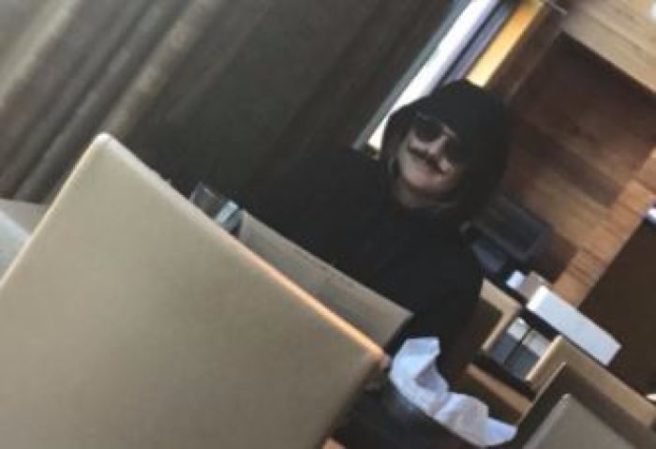 This girl rocked a fake ‘tache and gatecrashed her BFF’s first date