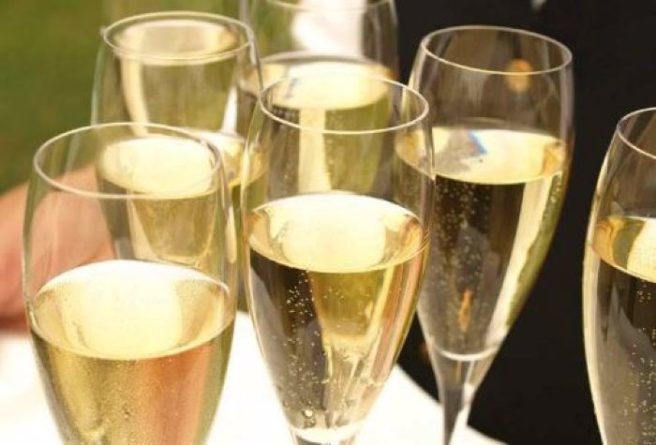 CHEERS! Why our new favourite bubbly is… actually from Australia