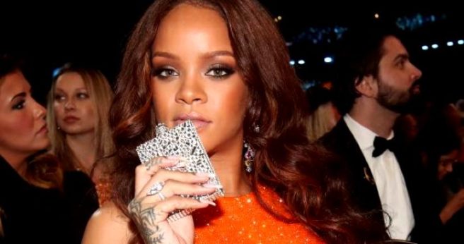 Twitter LOST it because Rihanna brought a hip flask to the Grammys