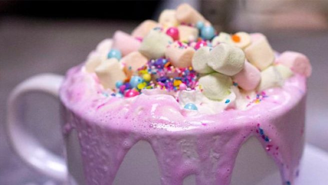 OMG! This Irish bar just made a DREAMY unicorn hot chocolate