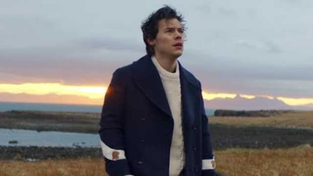 Harry Styles’ first solo video has landed and Twitter is in LOVE