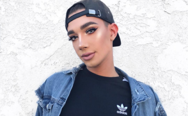 Fidget Spinner contouring is the latest bizarre Insta beauty trend