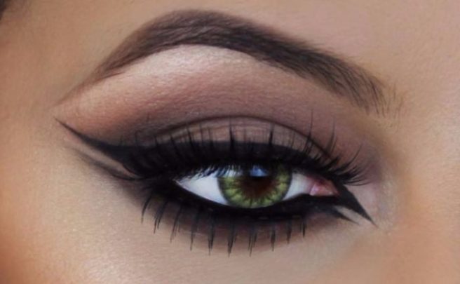 Yes! This bobby pin trick could solve all your liquid liner problems