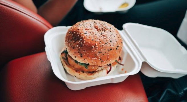 These 6 factors are what help you decide what to eat for lunch