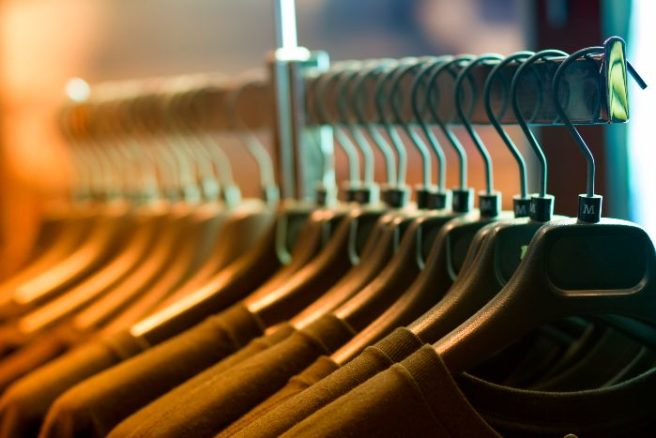 Body confidence coach proves that clothes size labels mean NOTHING