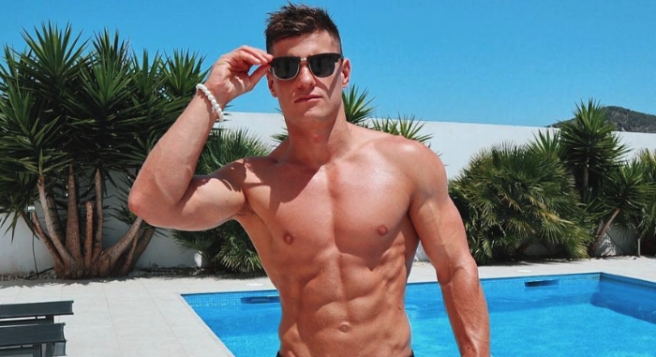 Irish Influencer Rob Lipsett has already left the Love Island villa