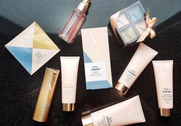 So there is a new highlighter available, and it is NOT for your face