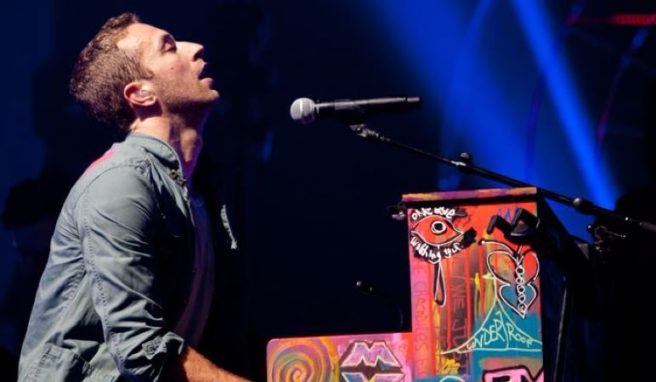 Chris Martin covered ‘Crawling’, but YouTube wasn’t at all impressed