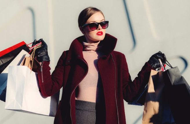6 stages that accurately sum up the Black Friday shopping struggle