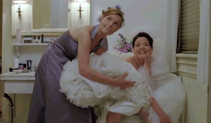 wedding dress bolsa to pee