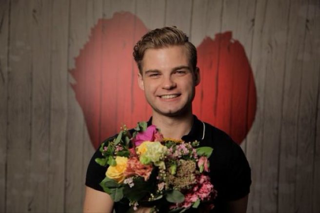 Tonight’s First Dates Ireland will feature its first sign language date