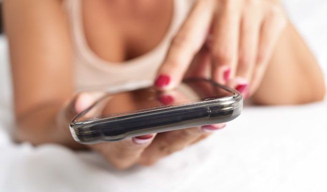 Coercion: Young women under pressure to send nudes, says study