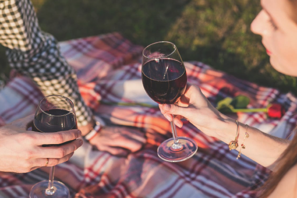 A few glasses of wine a day is good for your brain, study finds