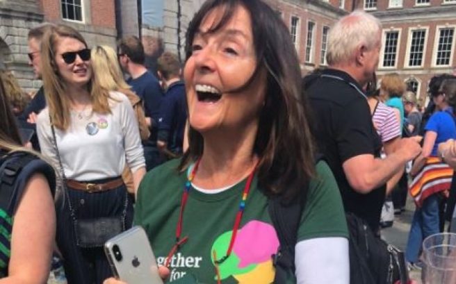 This woman marked the ‘Yes’ result in the BEST possible way