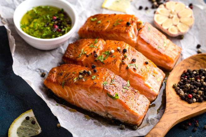 8 YUMMY recipes with salmon to get a healthy dose of Omega 3