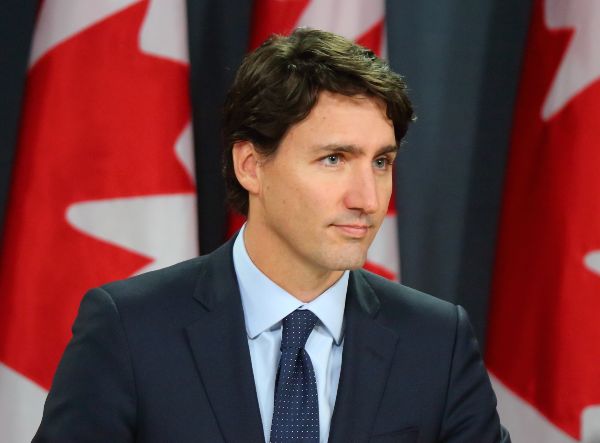 Justin Trudeau responds to allegations of groping a reporter