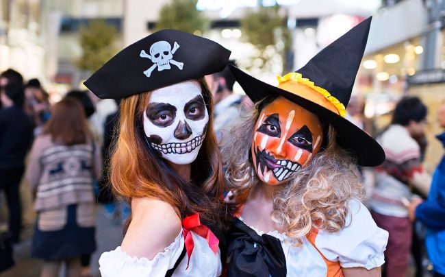 Clever DIY tricks if you want to re-vamp old Halloween costumes
