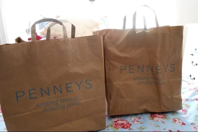Grab this €16 blogger-approved Penneys gúna before it’s gone