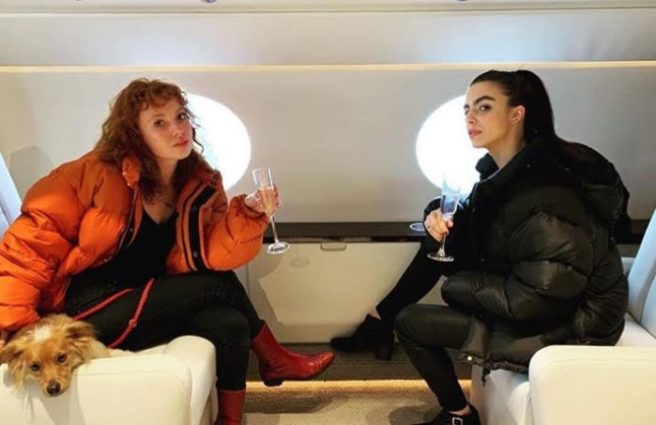 People are taking pics on a FAKE private jet for Insta – sad or rad?