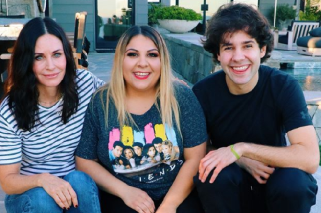 Shook: YouTuber surprises Friends superfan with Courteney Cox