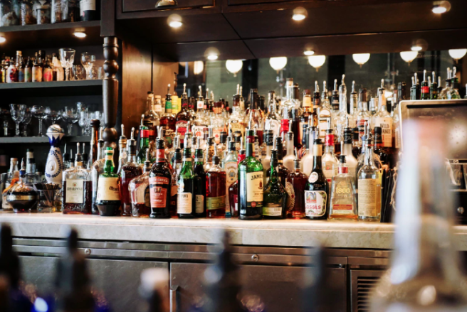 This whiskey pop-up shop does FREE engraving for Christmas