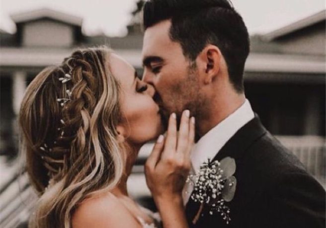 This is the MOST liked wedding dress on Insta, and we can see why
