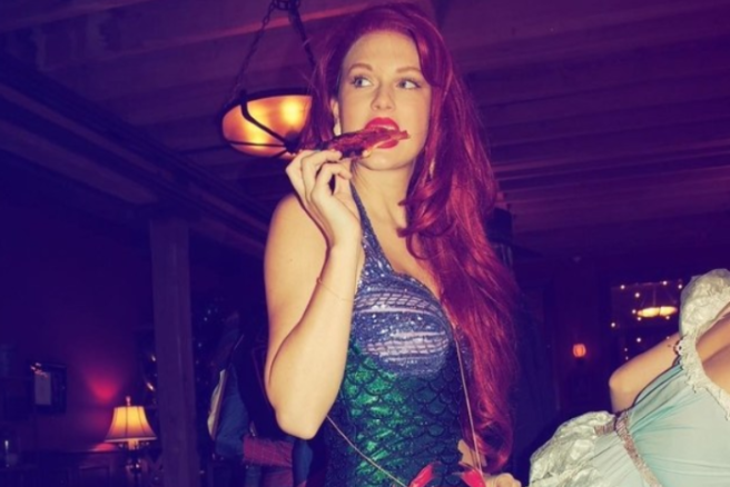 Taylor Swift dressed as Ariel from The Little Mermaid is LIFE