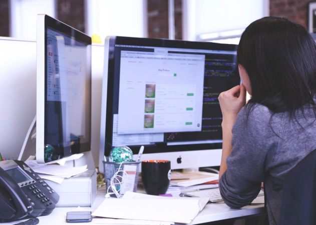 Scientists explain why working at a screen leaves you feeling shattered