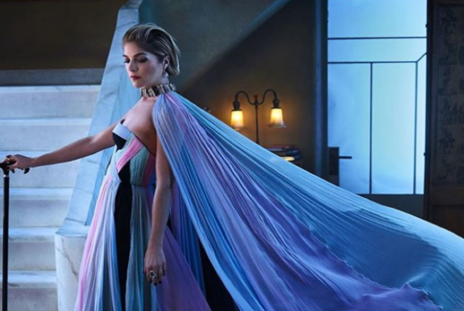 Selma Blair walks red carpet with FIERCE cane after MS diagnosis