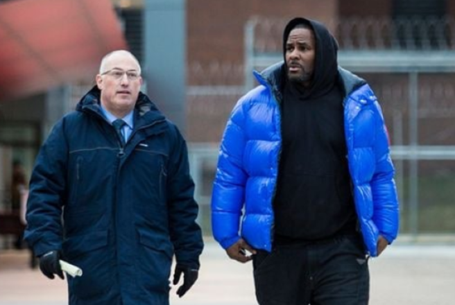 R Kelly LEAVES jail amid sex abuse allegations after paying $100,000