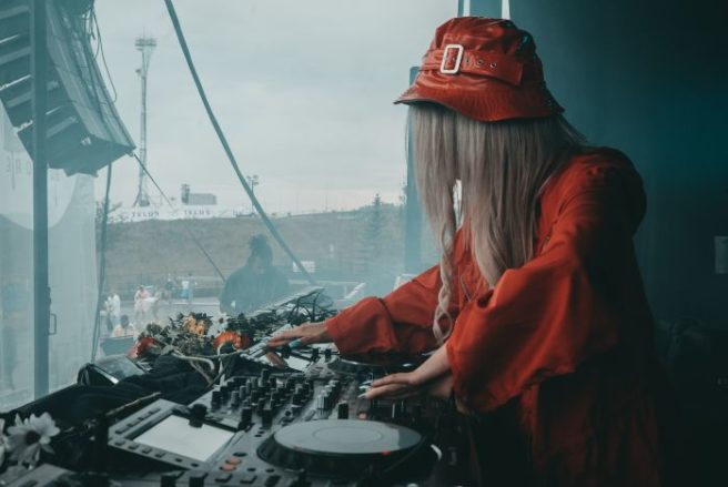 Glitter Tits: Ever wanted to be a female DJ? Here’s your shot
