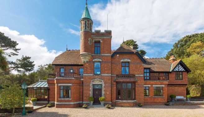 5 Dublin gaffs, penthouses & islands we’d buy if we won the lotto