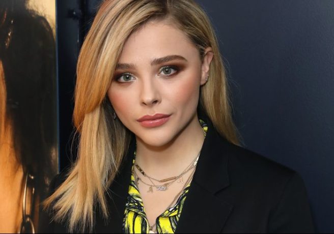 Chloë Grace Moretz is a Terrible Waitress