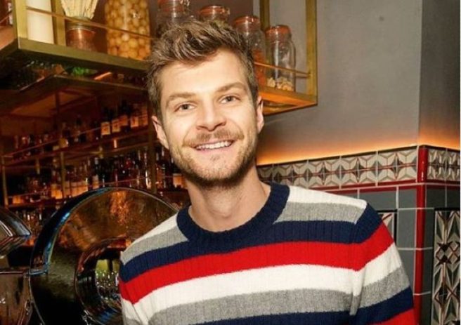 It’s official: YouTuber Jim Chapman goes public with new girlfriend