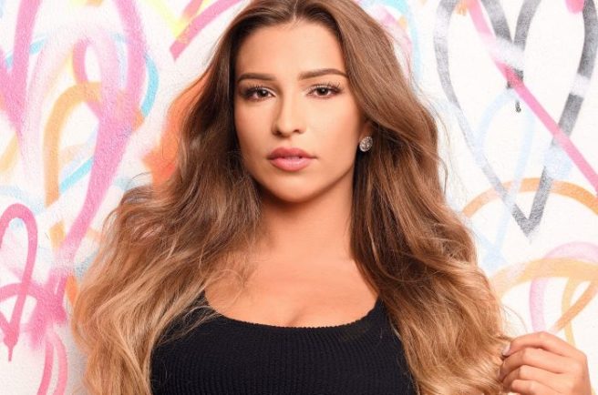 Love Island’s Zara McDermott and MIC’s Sam Thompson are ON