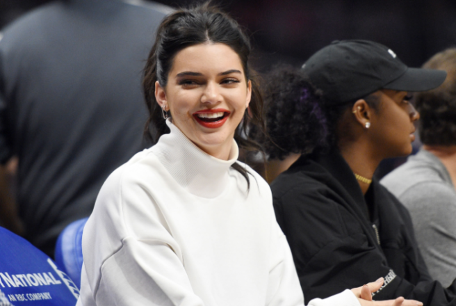 Kendall Jenner claps back against meme mocking her dating history