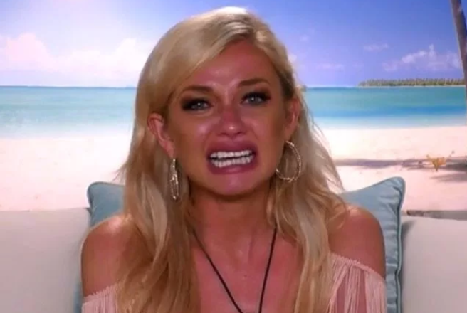 ‘I’m someone’s back-up plan yet again": Love Island’s Amy sobs