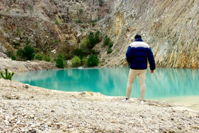 Instagrammers are now visiting a TOXIC lake for that perfect shot