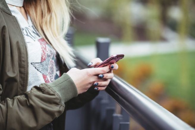 Social media is making life harder for young people, study finds