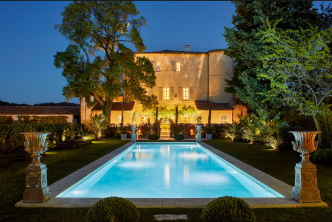Mansions, islands and castles: Airbnb Luxe is PEAK travel goals
