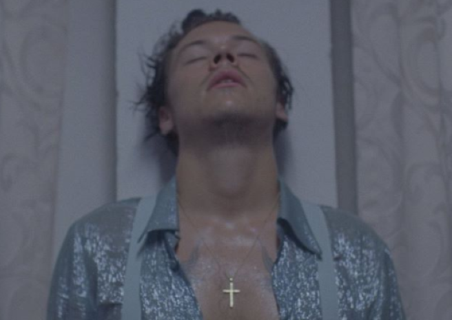 Harry Styles released a new music video and fans are freaking out