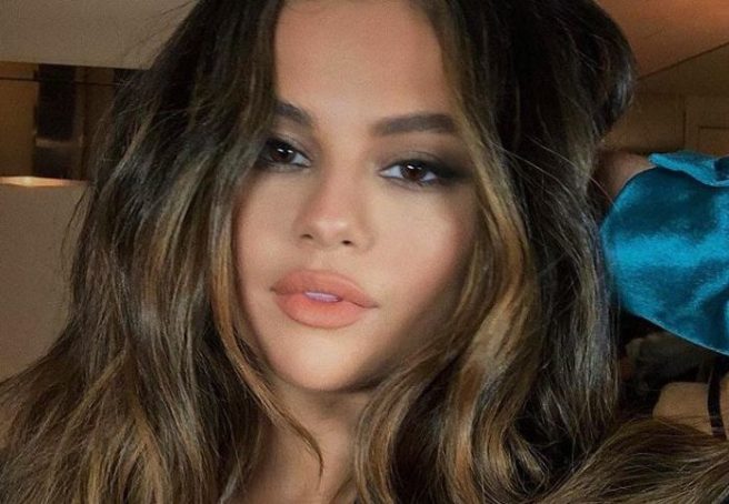 Selena Gomez attended a ’90s prom party and her outfit is flawless