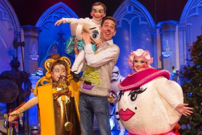 Toy Show, 12 Pubs: 9 oh-so Irish signs that Christmas is on the way