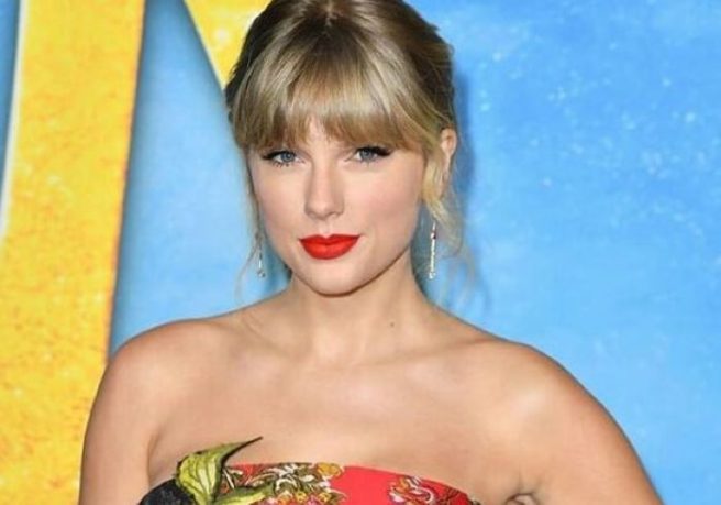 Taylor Swift stuns in silk Oscar de la Renta gown at Cats premiere