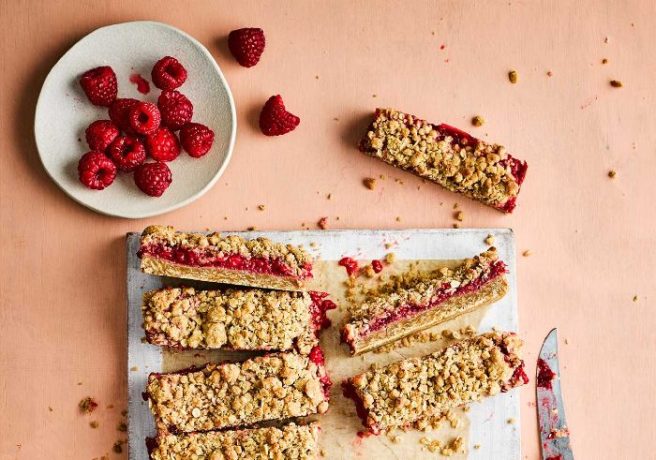 Recipe: These sweet Raspberry Oat Bars are the best snack
