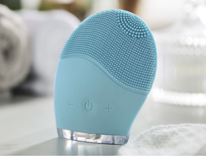 lacura silicone facial cleanser review