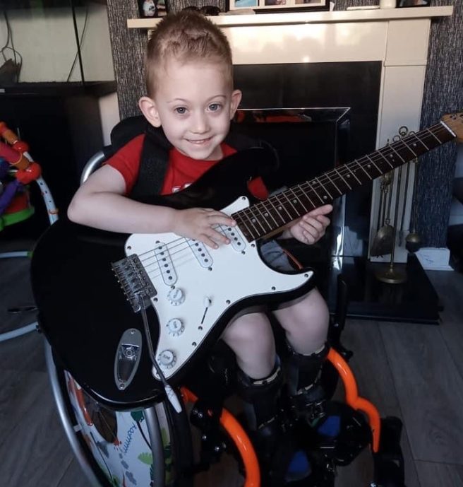 ‘We’re still waiting on surgery’: Wicklow mum of four-year-old with dislocated hip shares