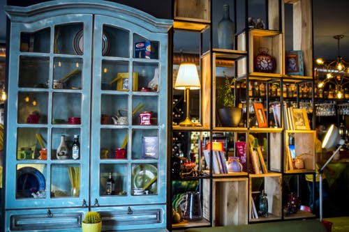 The ‘Grandmillenial’ interior trend: Offbeat, vintage & chic